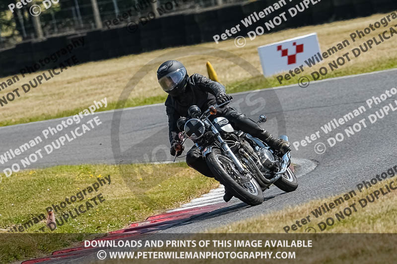 cadwell park;cadwell park photographs;cadwell trackday photographs;enduro digital images;event digital images;eventdigitalimages;peter wileman photography;racing digital images;trackday digital images;trackday photos